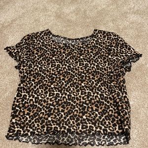Waffle American Eagle baby tee cheetah print